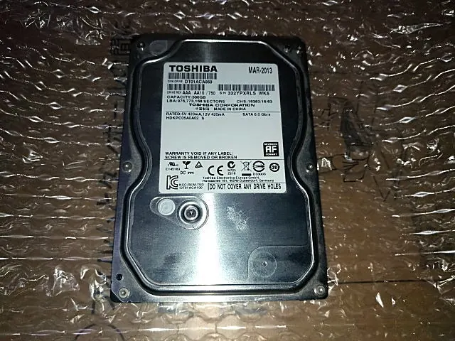 お預かりした TOSHIBA DT01ACA050(500GB) の実機