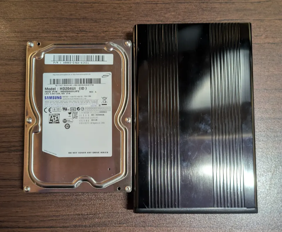 SAMSUNG HD204UI(ID)（2.0TB） の実機