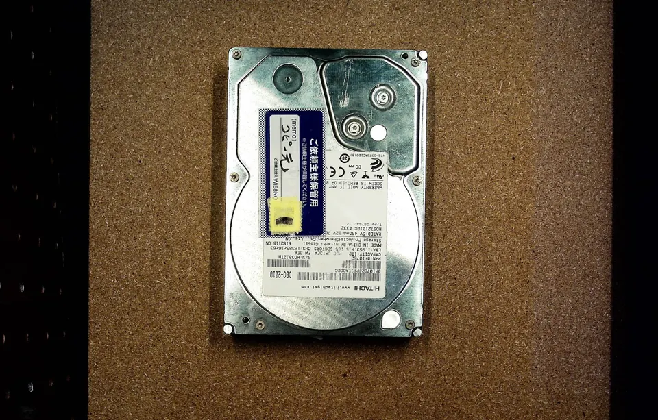 HITACHI HDS721010LA332（1.0TB） の実機