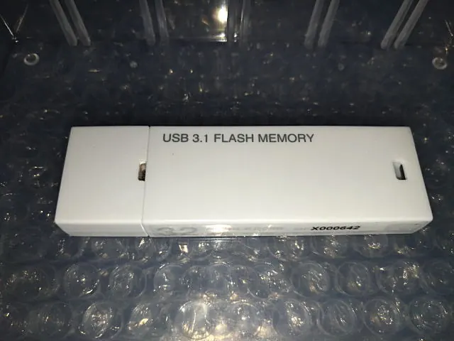 ELECOM MF-MSU3B032GWH（32GB） の実機