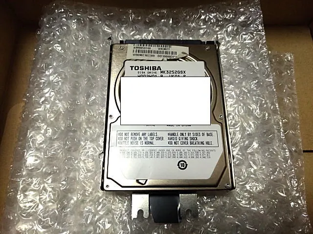お預かりした TOSHIBA MK3252GSX(320GB) の実機