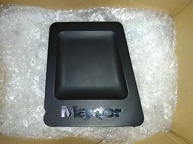 お預かりした MAXTOR OneTouch 4(750GB) の実機