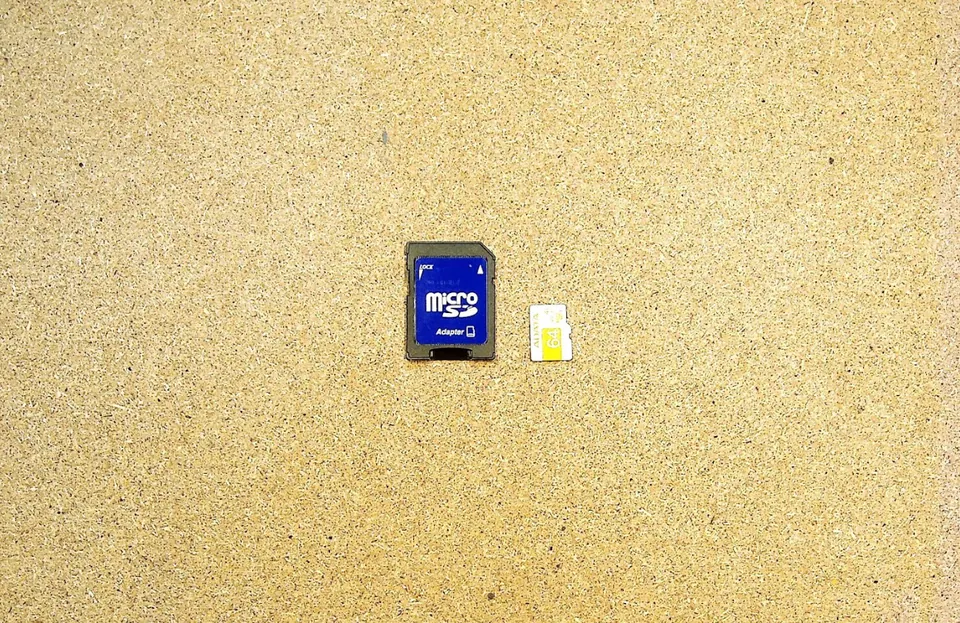 ADATA 不明（~1.0TB） の実機