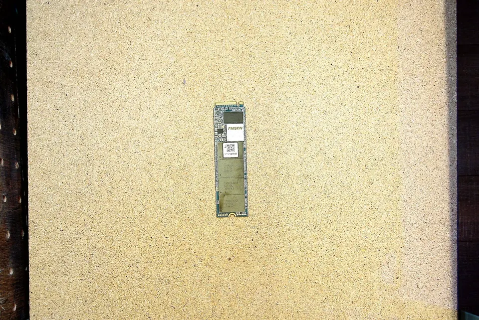 不明 不明（1.0TB） の実機